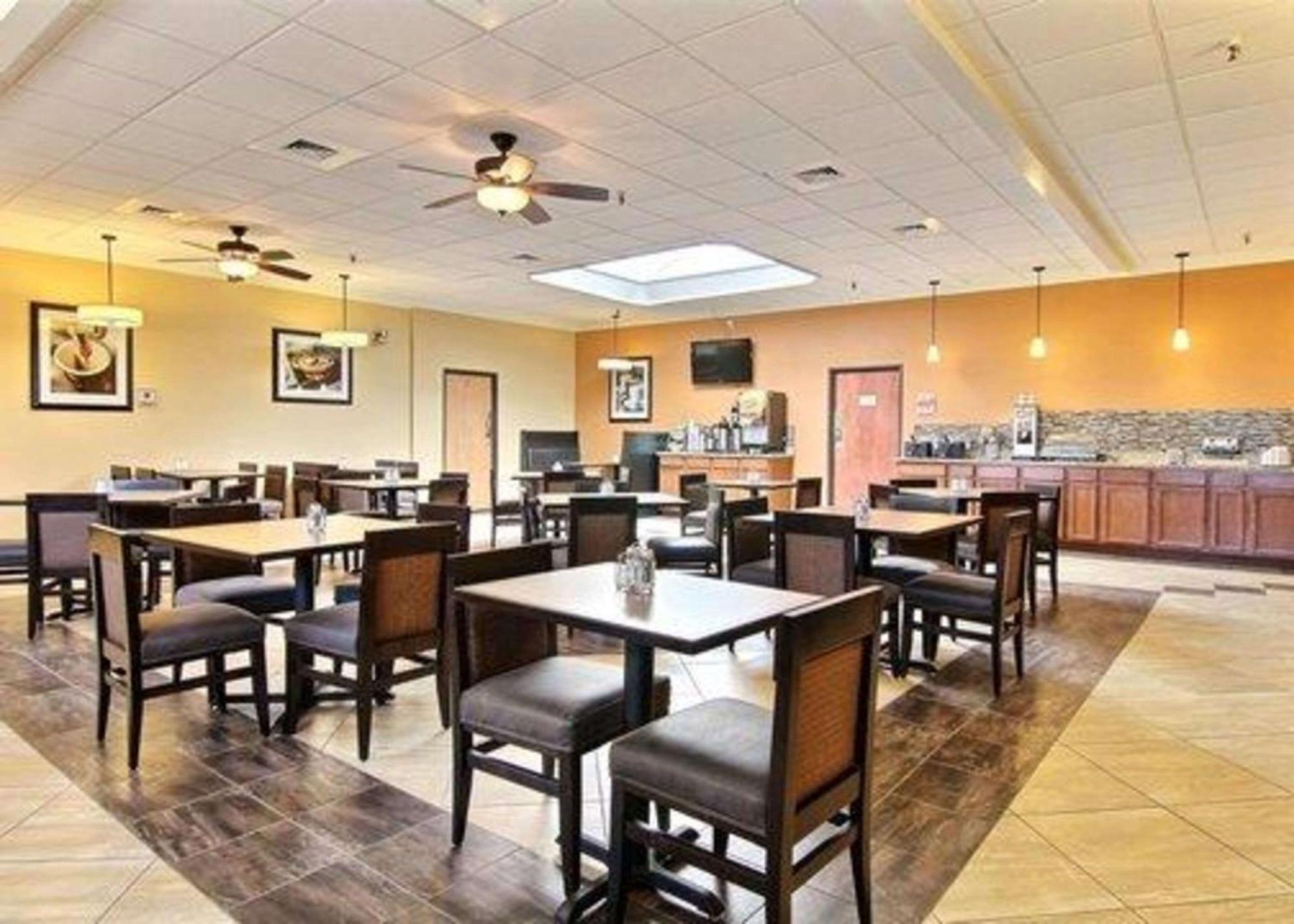 Quality Inn Thief River Falls Buitenkant foto